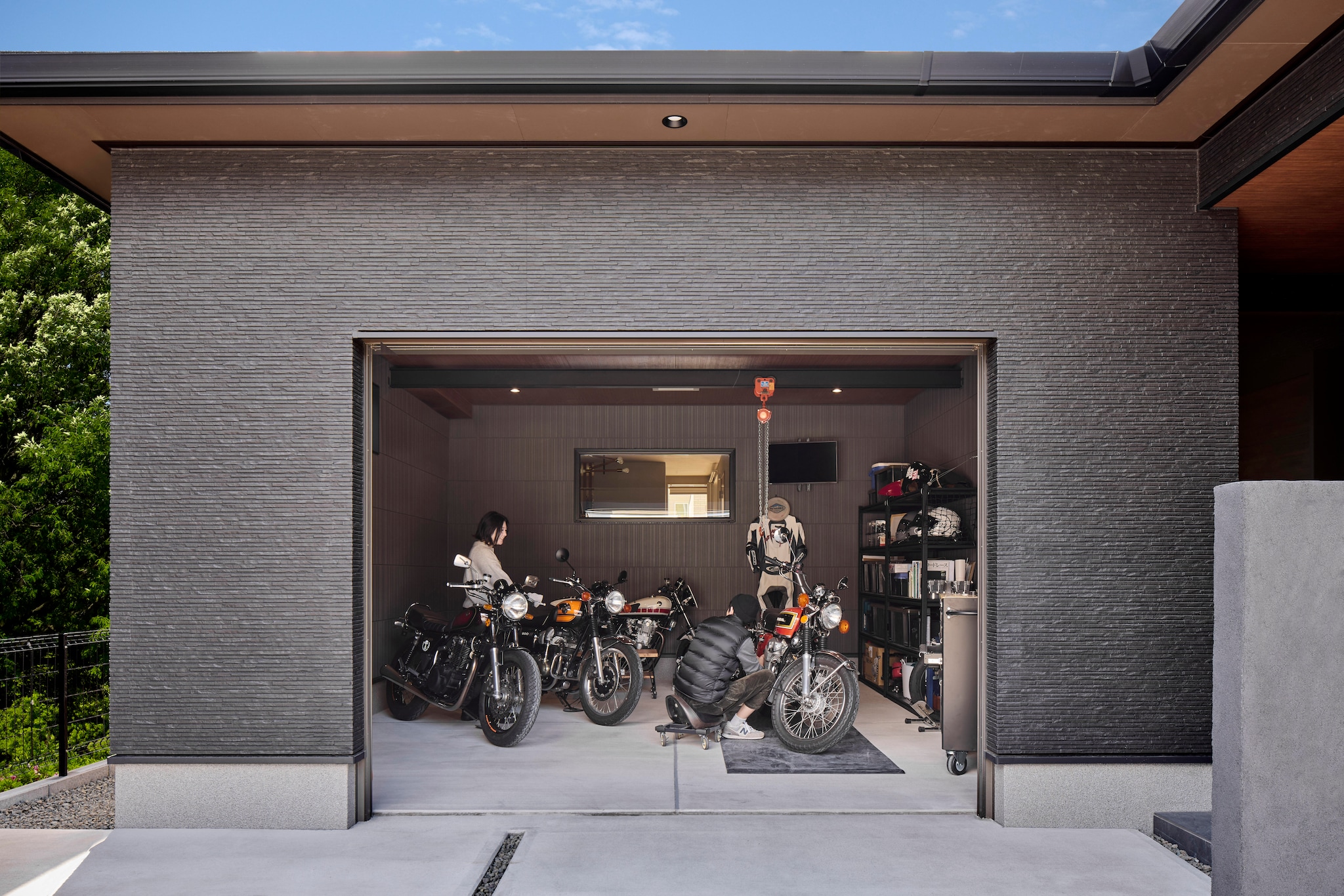 バイクを愛するご夫婦のガレージハウス
