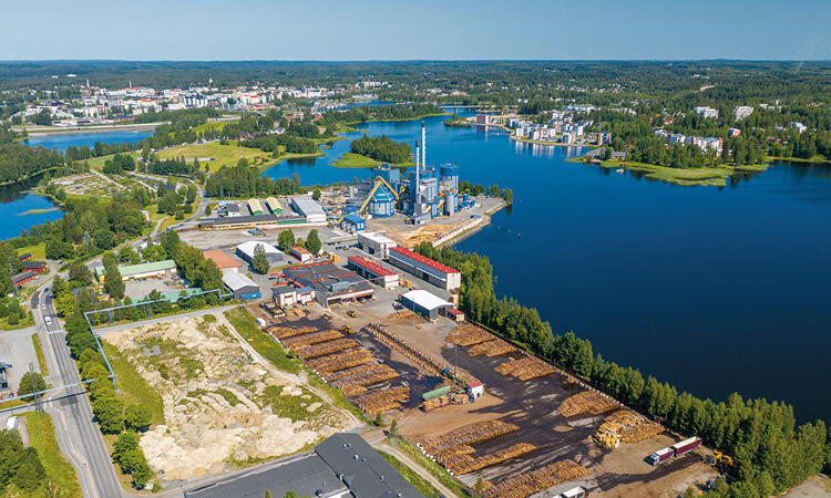 フィンランド工場で環境に配慮しながら木材を調達