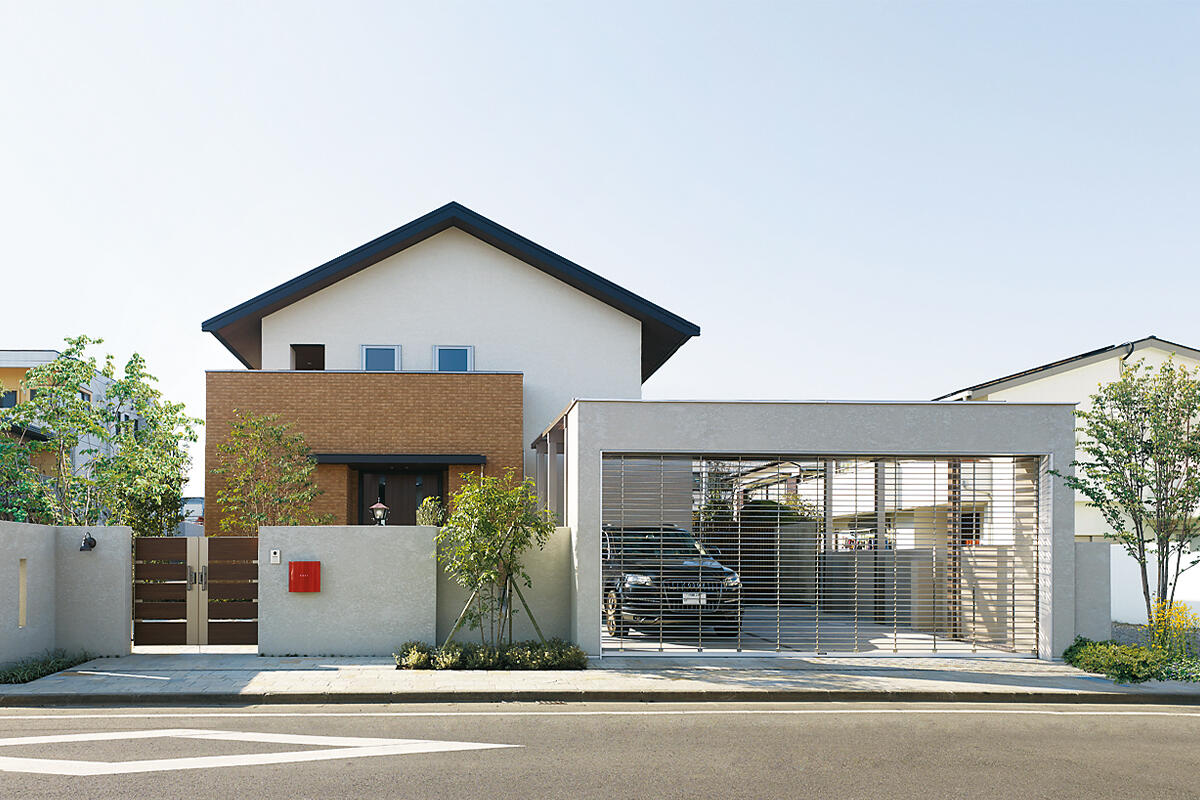 薪ストーブのあるリビングで憩い、語らい、子育てを楽しむ家