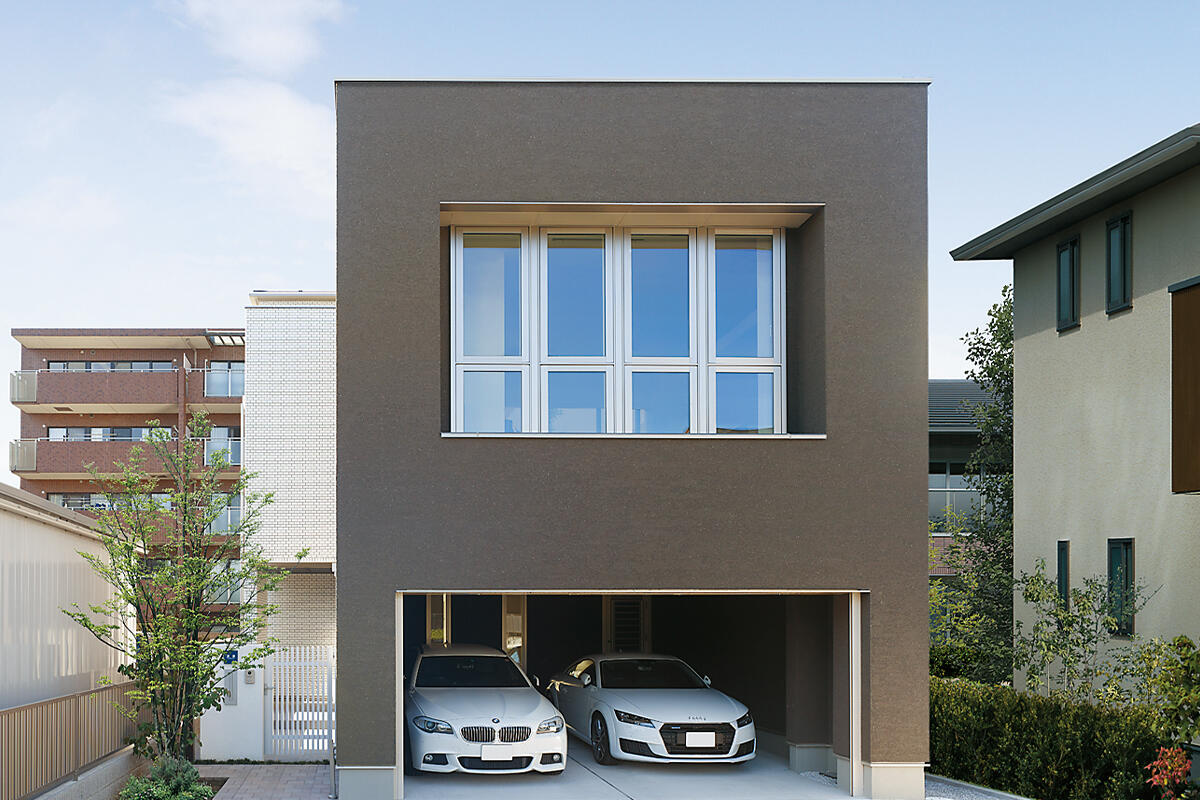 ゴルフ練習を楽しみ、大空間で憩う 家族との時間を楽しむ邸宅