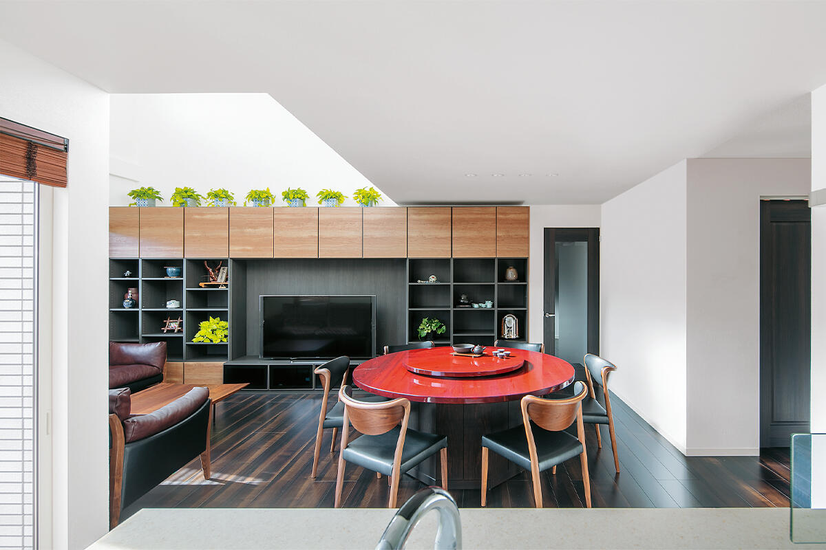 離れのあるおおらかな二世帯住宅、たくさんの人が集い心豊かに住まう