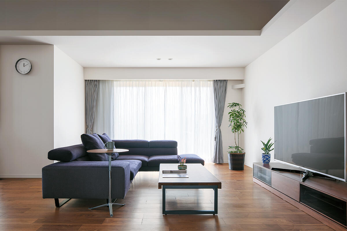 大空間ながら寒冷地の冬も暖かく快適、木質パネルが叶えた高断熱の家