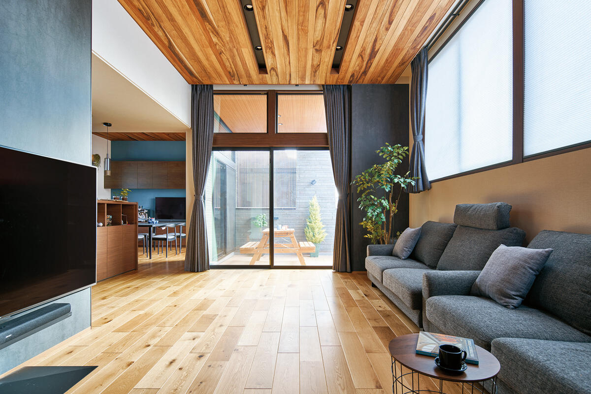 上質な暮らしを叶える遊び心のあるデザイン オンとオフどちらも充実する3階建の住まい