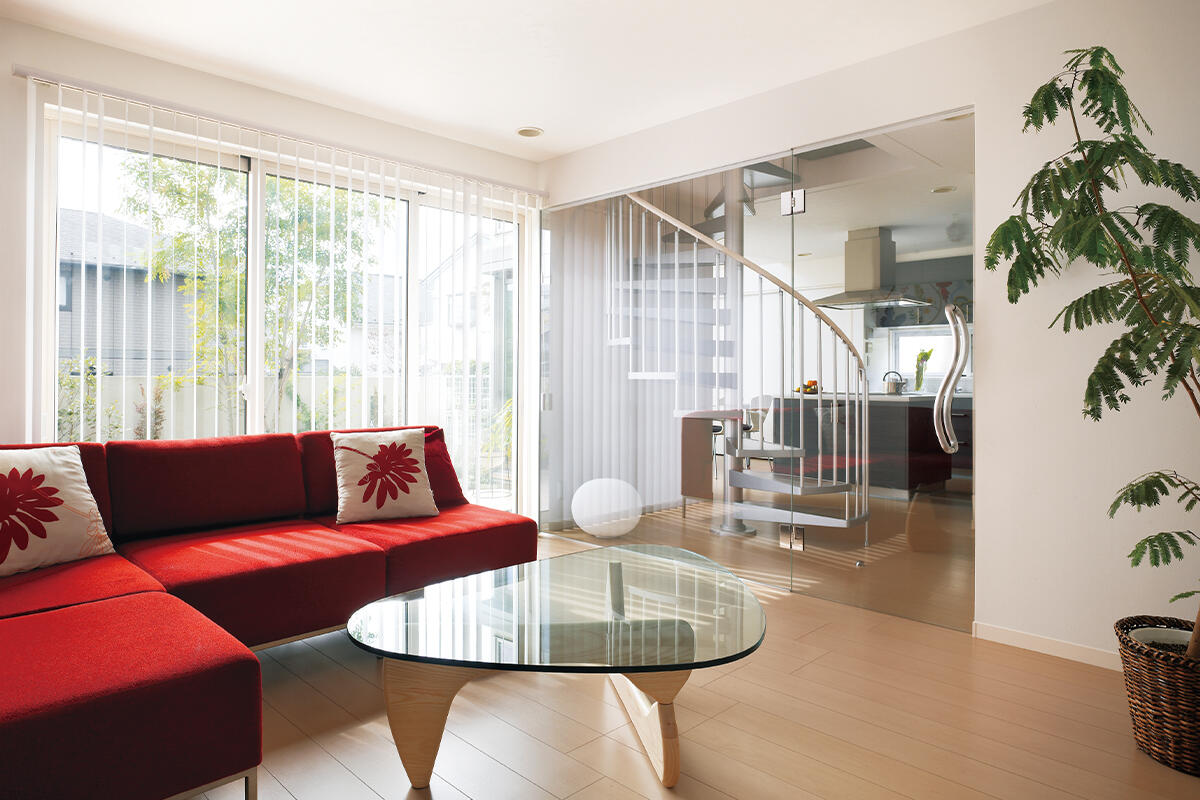 空間を広く見せる工夫を満載した家