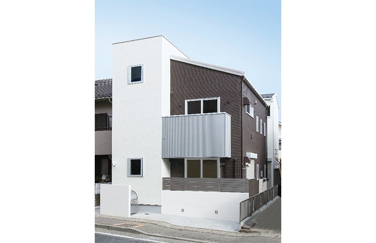 一戸建てのような外観が魅力。重層タイプの賃貸住宅