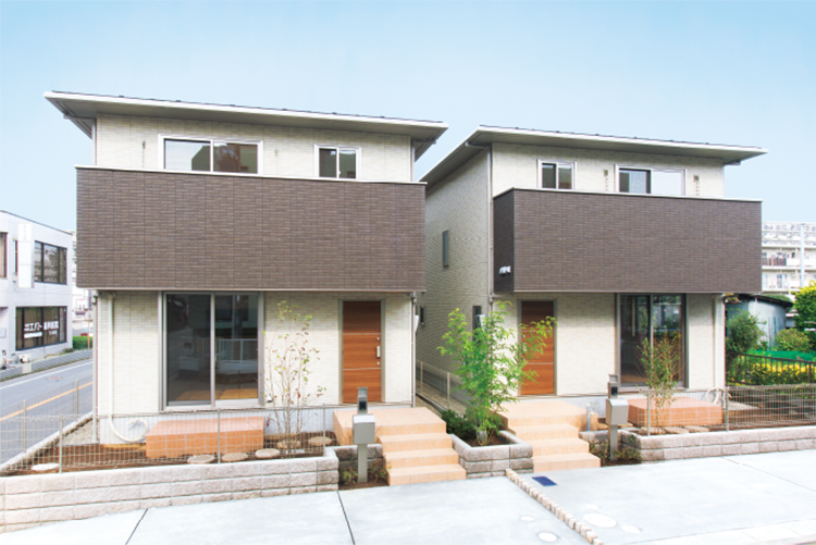 最新の高性能住宅と伝統が融合したまちなみ