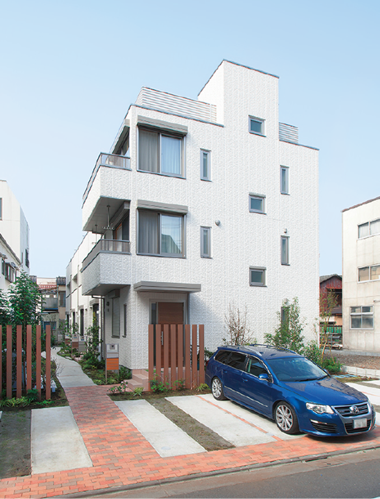 耐震性を考えた3階建鉄骨住宅4棟03