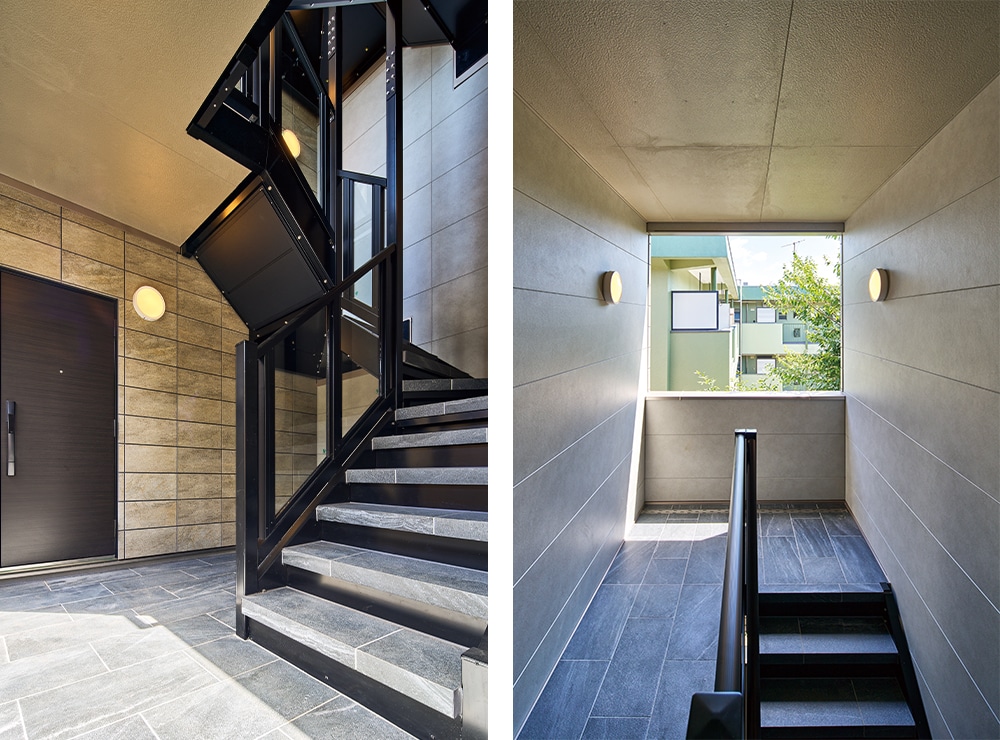 左：階段の踏み面もタイル張り。ガラス・アルミ・スチールを巧みに配し、デザインと機能を両立。<br>
					右：箱階段がつくる静寂美。階段を回り込んだ先の両側に住戸の玄関がある。