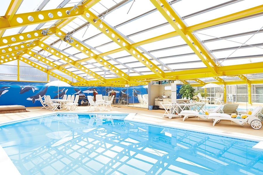 入居者も利用できる屋内プールが魅力的