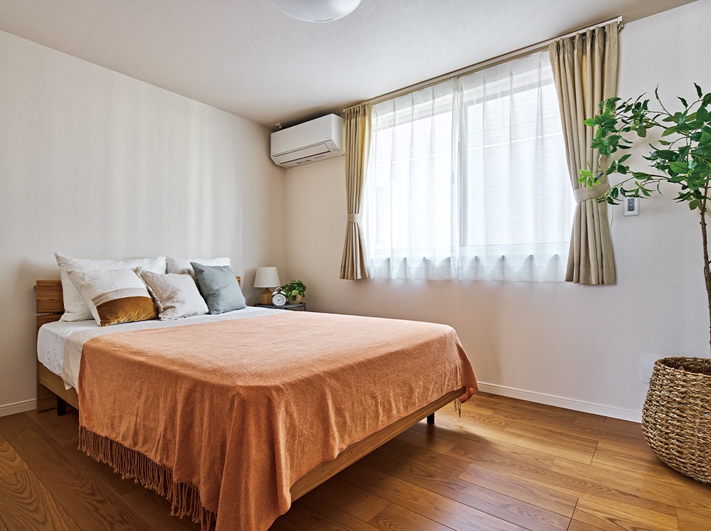 LDKと同じ2階にある寝室向きの個室。