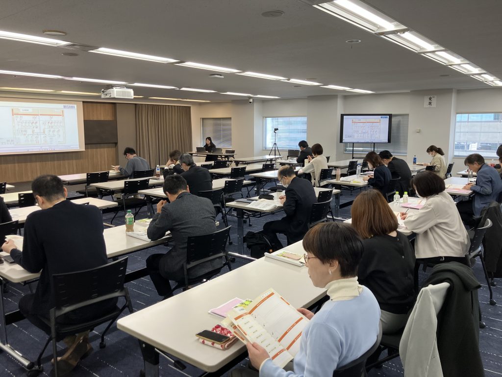 http://グループ社員向けにセミナー<br介護と仕事の両立を支援