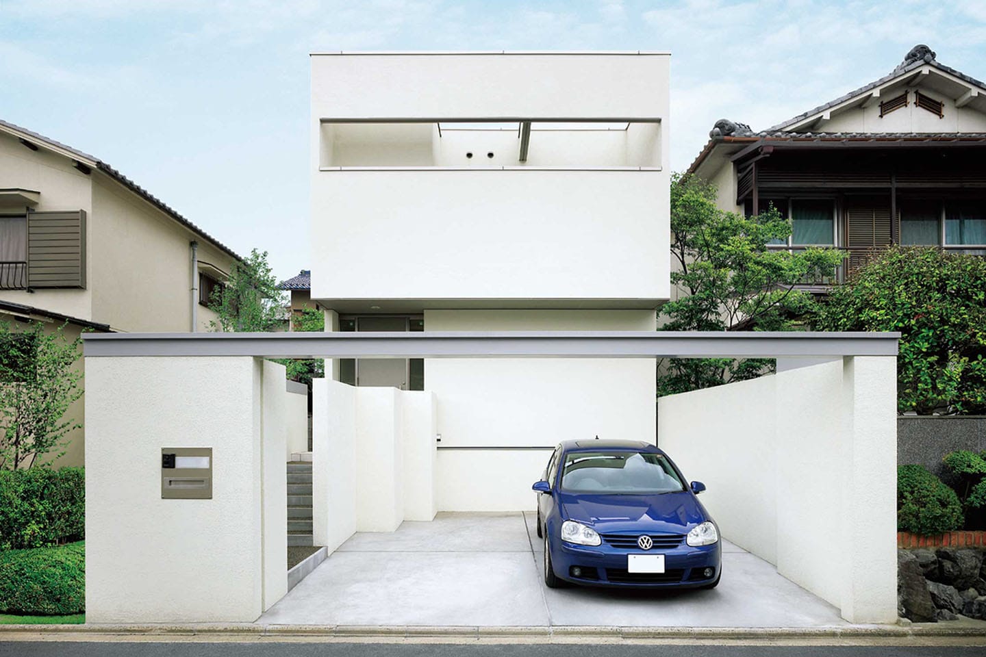 WHITE　ＣＵＢＥ