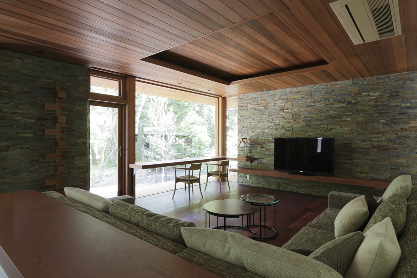 Villa In Forest：内装・インテリア