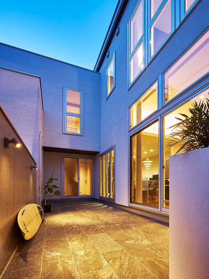Achromatic　Colored　House：外観