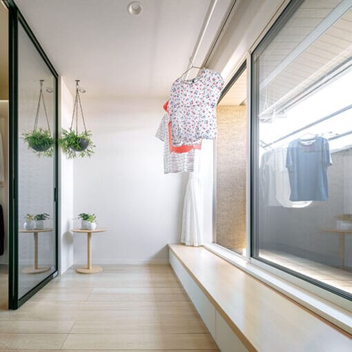 晴れた日は外干しの気持ちよさも大切にしたい