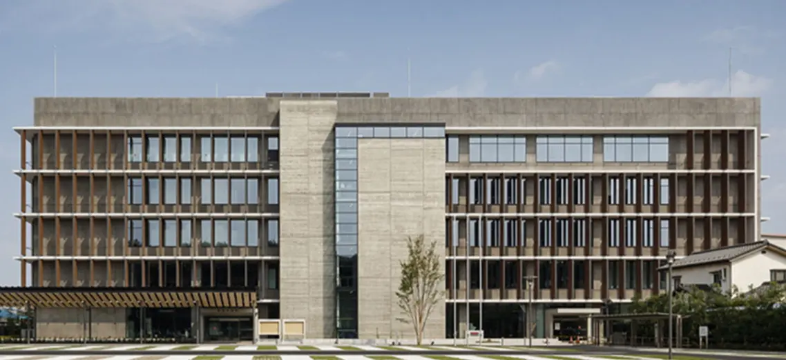 新座市庁舎の外観写真1