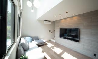 【田上小学校まで徒歩４分】太陽光発電搭載の「吹き抜けのある家」