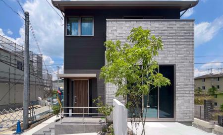 READY-LUXE VILLA　＃西条町寺家