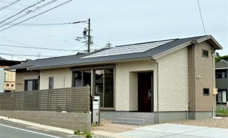 浜松市浜名区金指１号地【開放的な高天井リビングの家】 
