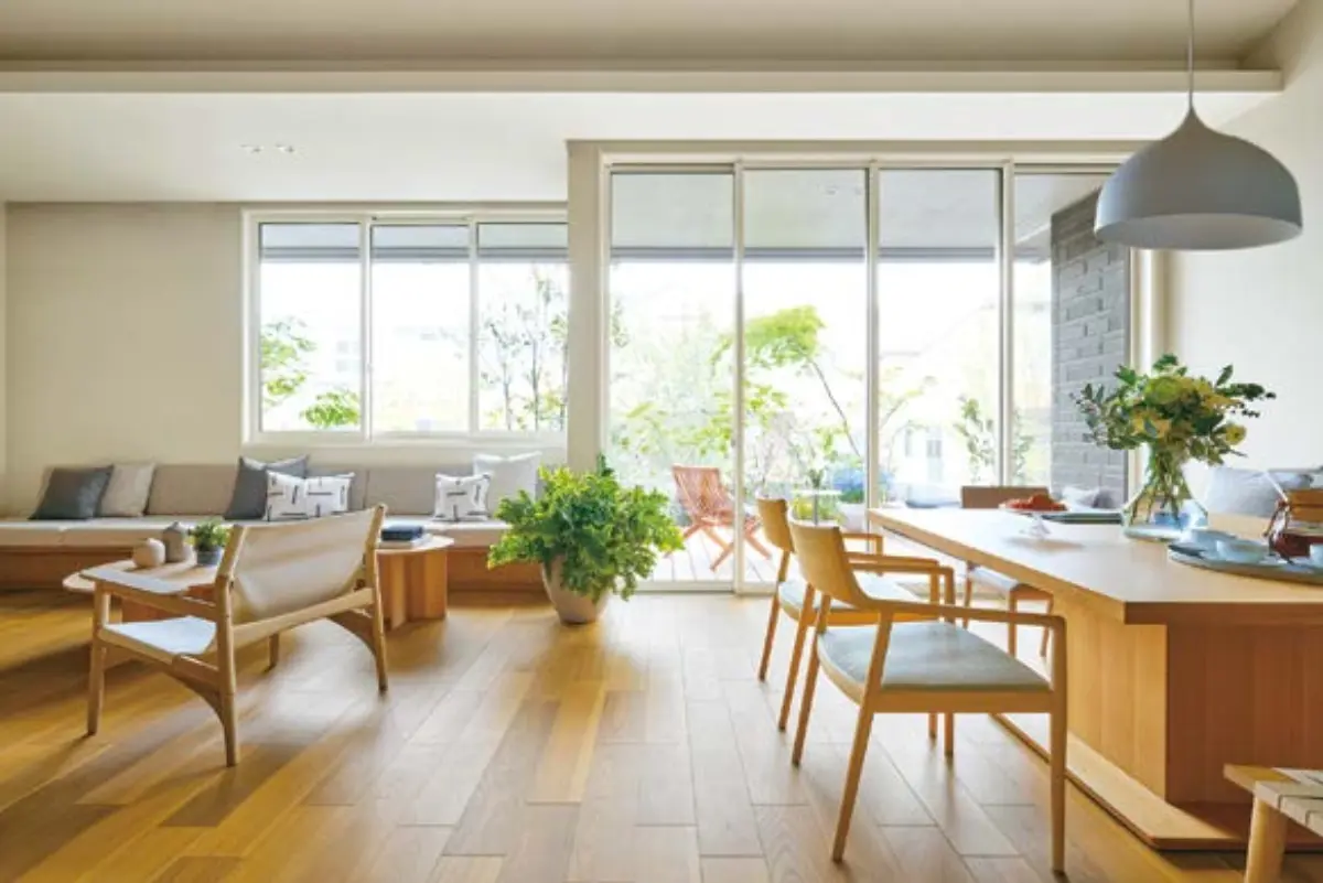 壁面収納と一体化したワークスペース