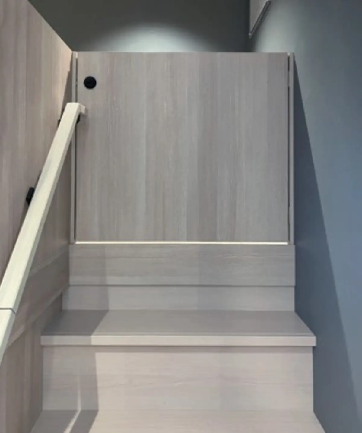 スキップフロアの階段部分の写真A