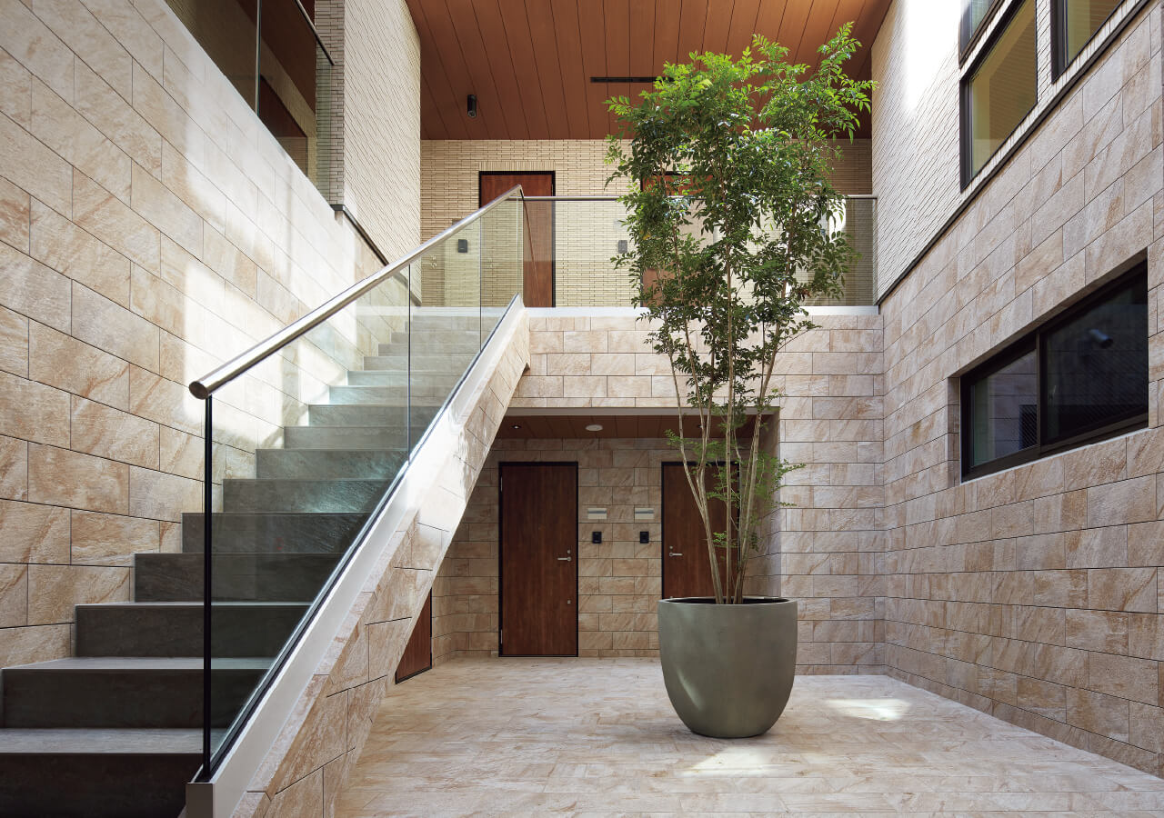 オーナーさまと入居者の誇りになるアプローチや共有部。